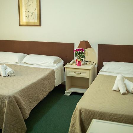Hotel Ariston Πιομπίνο Εξωτερικό φωτογραφία