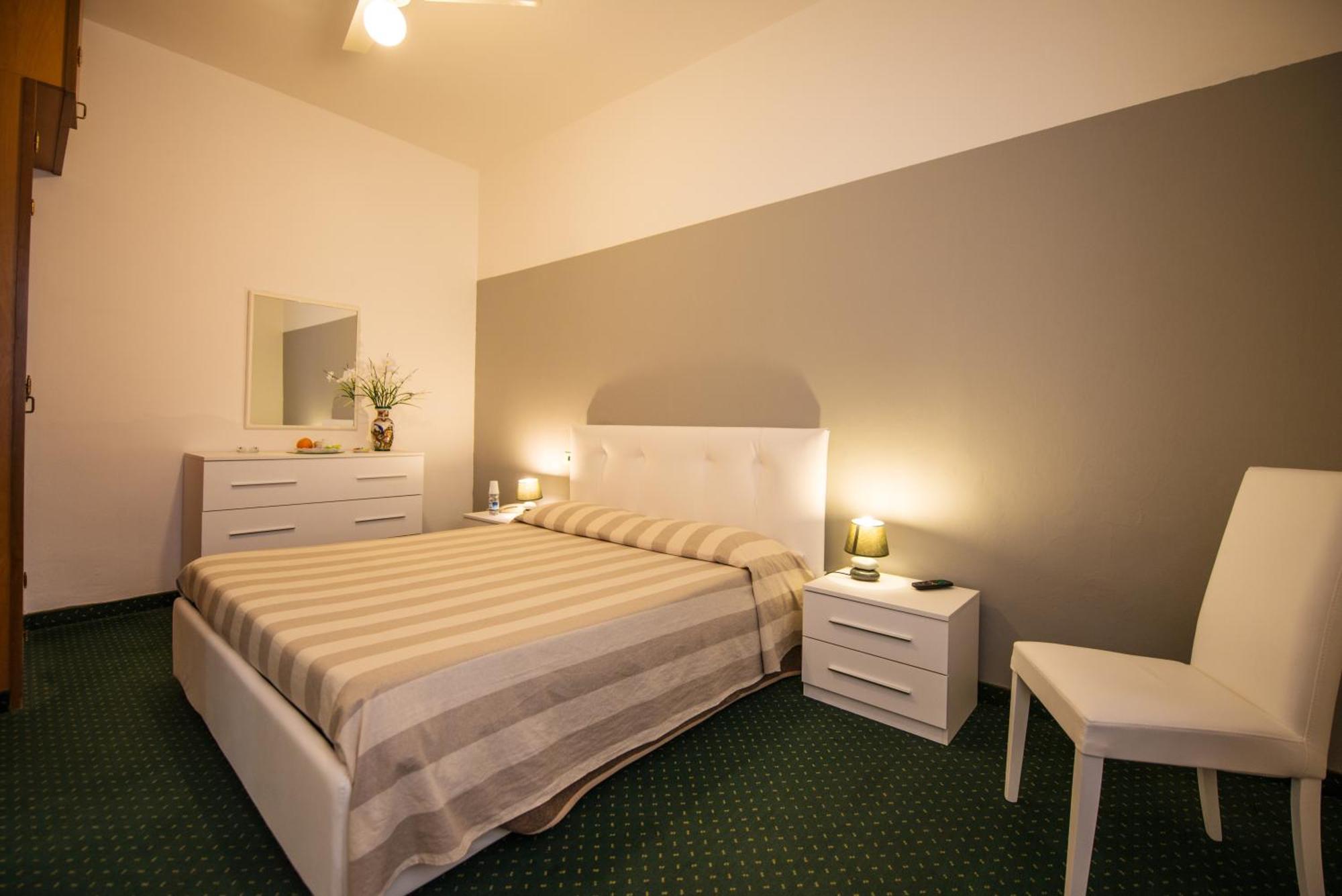 Hotel Ariston Πιομπίνο Δωμάτιο φωτογραφία