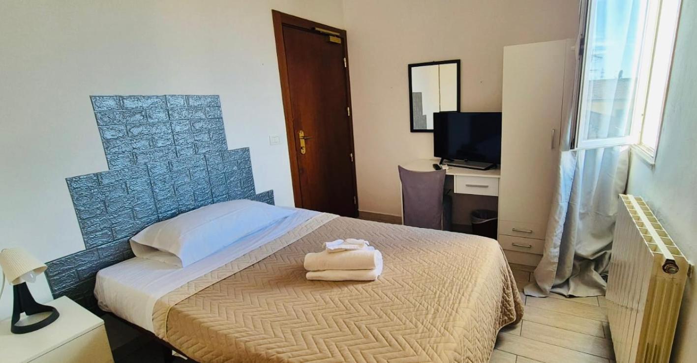 Hotel Ariston Πιομπίνο Εξωτερικό φωτογραφία