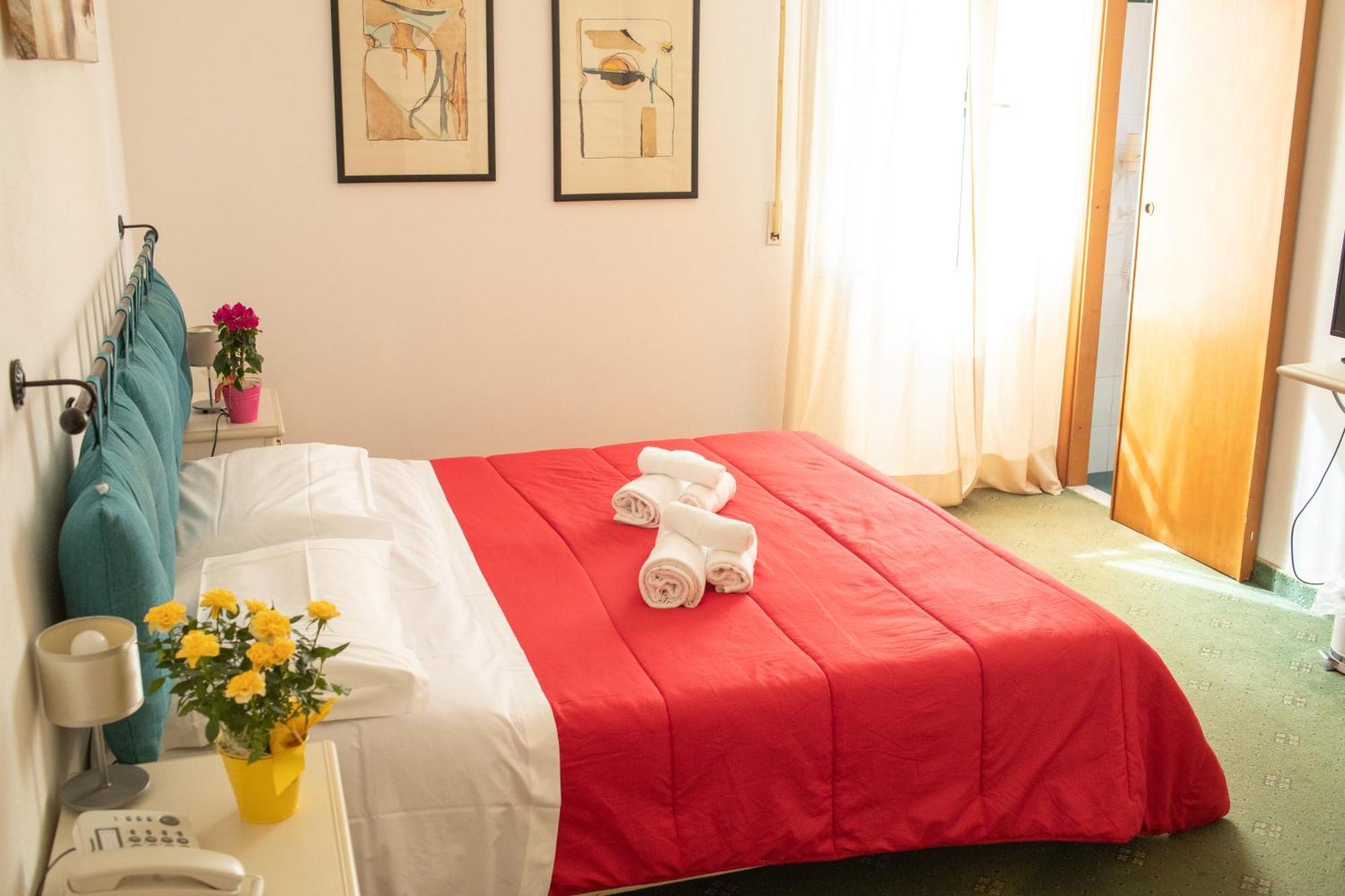 Hotel Ariston Πιομπίνο Εξωτερικό φωτογραφία