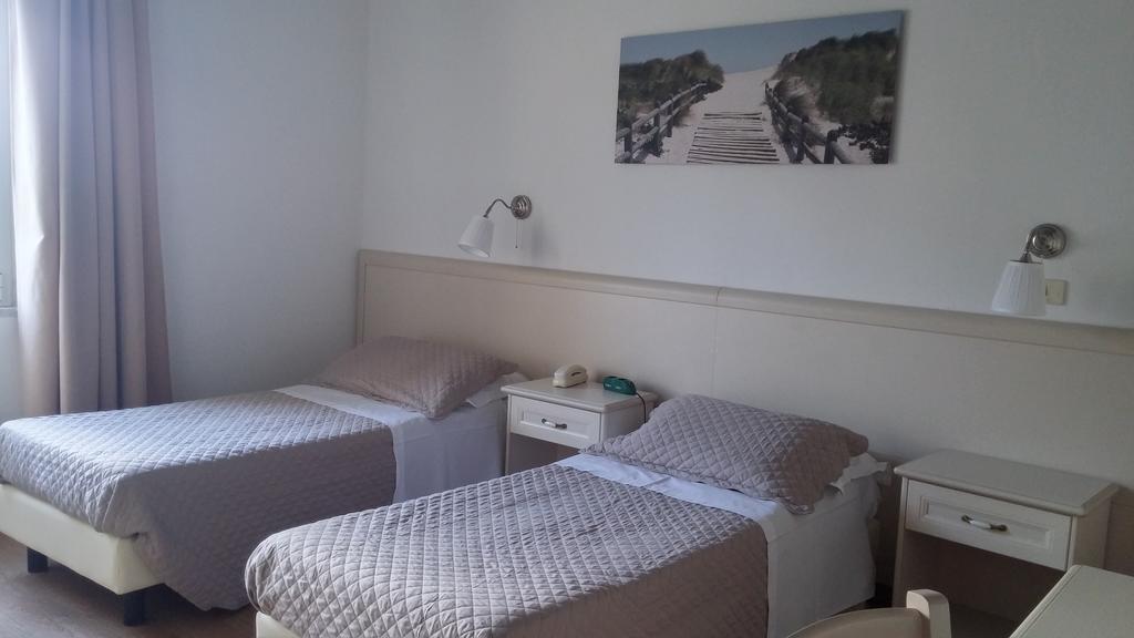 Hotel Ariston Πιομπίνο Εξωτερικό φωτογραφία