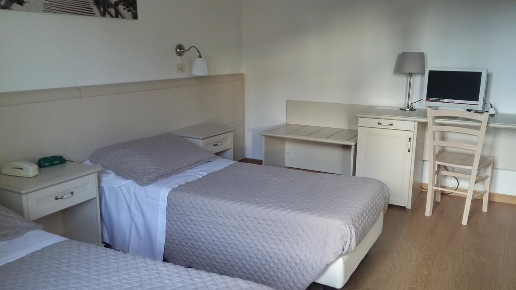 Hotel Ariston Πιομπίνο Εξωτερικό φωτογραφία