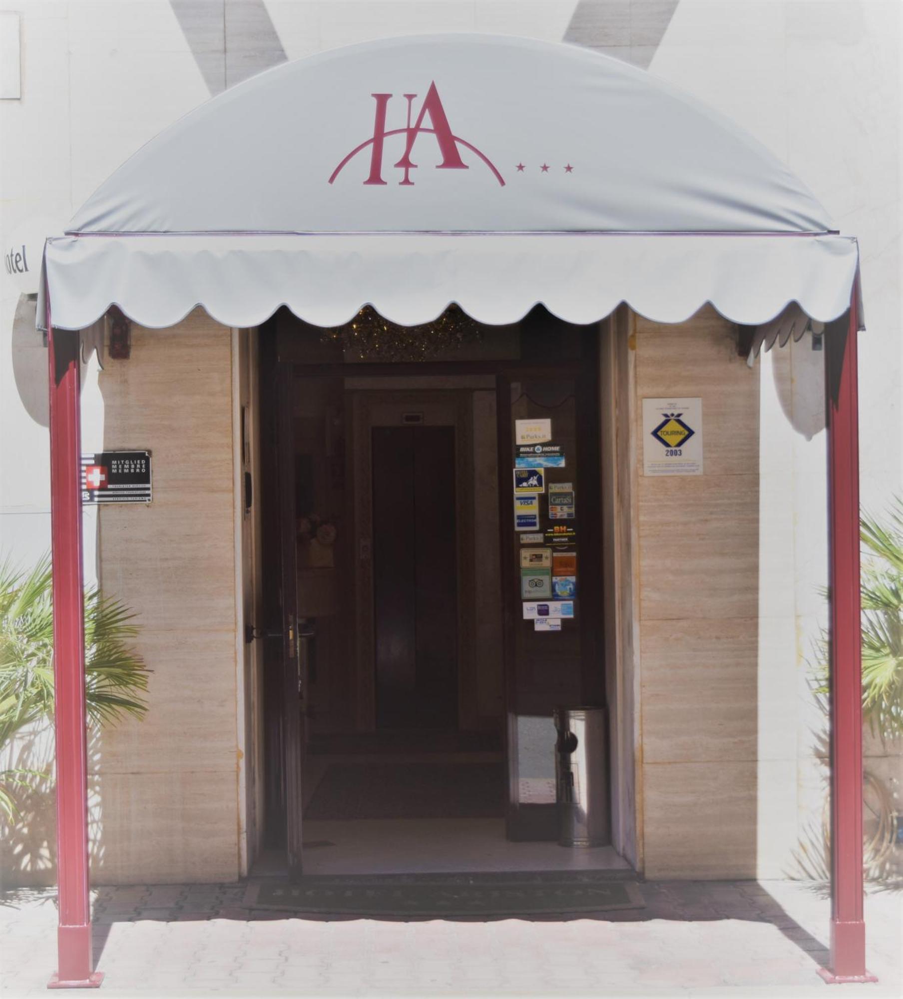 Hotel Ariston Πιομπίνο Εξωτερικό φωτογραφία